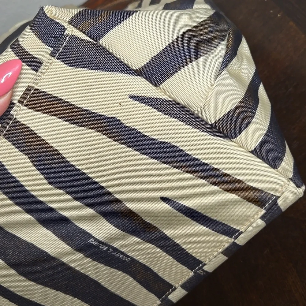 Dooney & Bourke Vtg‎ Zebra Print Drawstring Bag - Picture 4 of 11